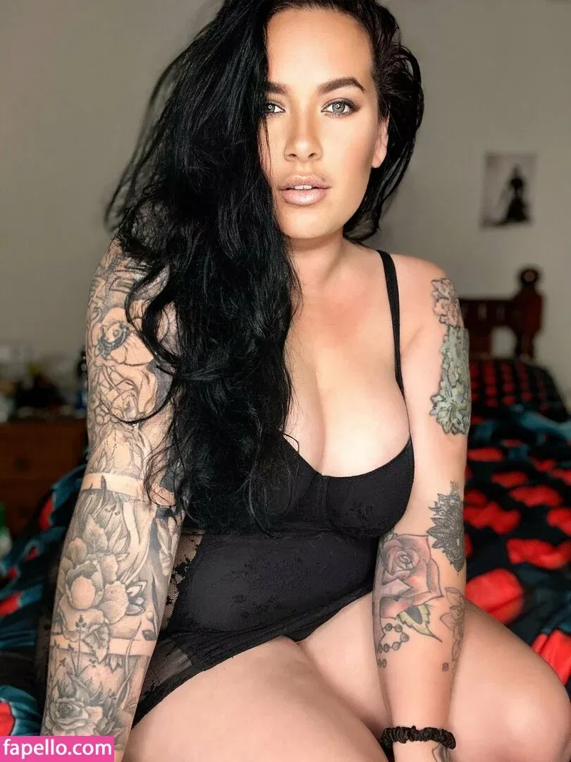 inkedivy_x / justyouraveragemum_x Onlyfans Photo Gallery 