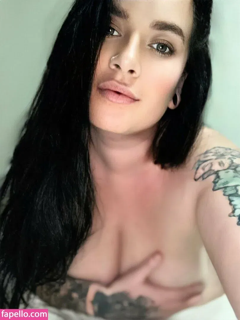 inkedivy_x / justyouraveragemum_x Onlyfans Photo Gallery 