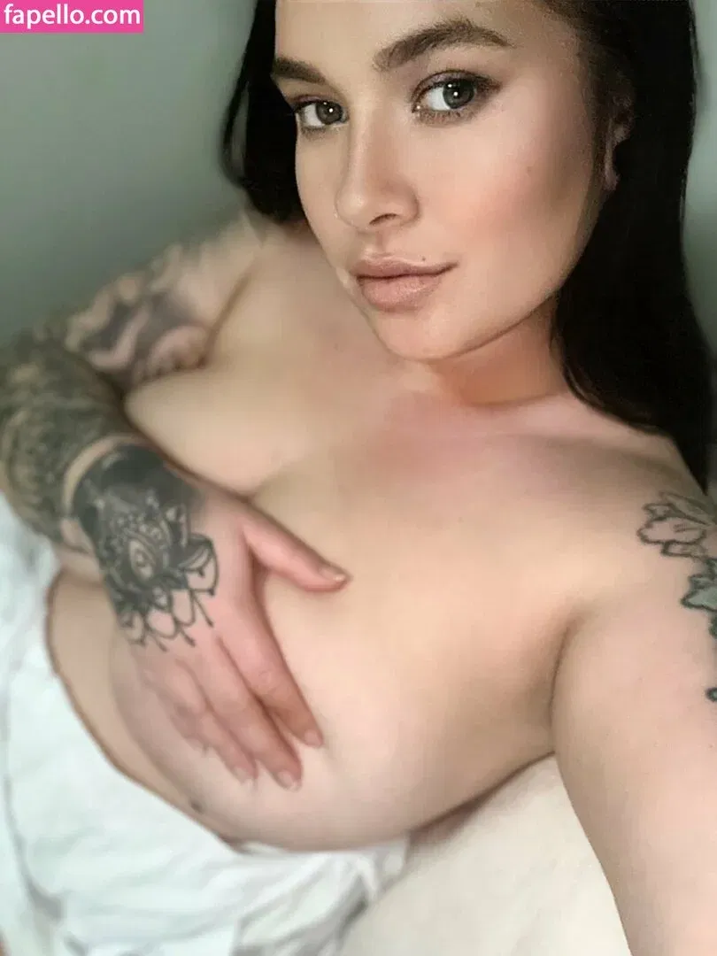 inkedivy_x / justyouraveragemum_x Onlyfans Photo Gallery 