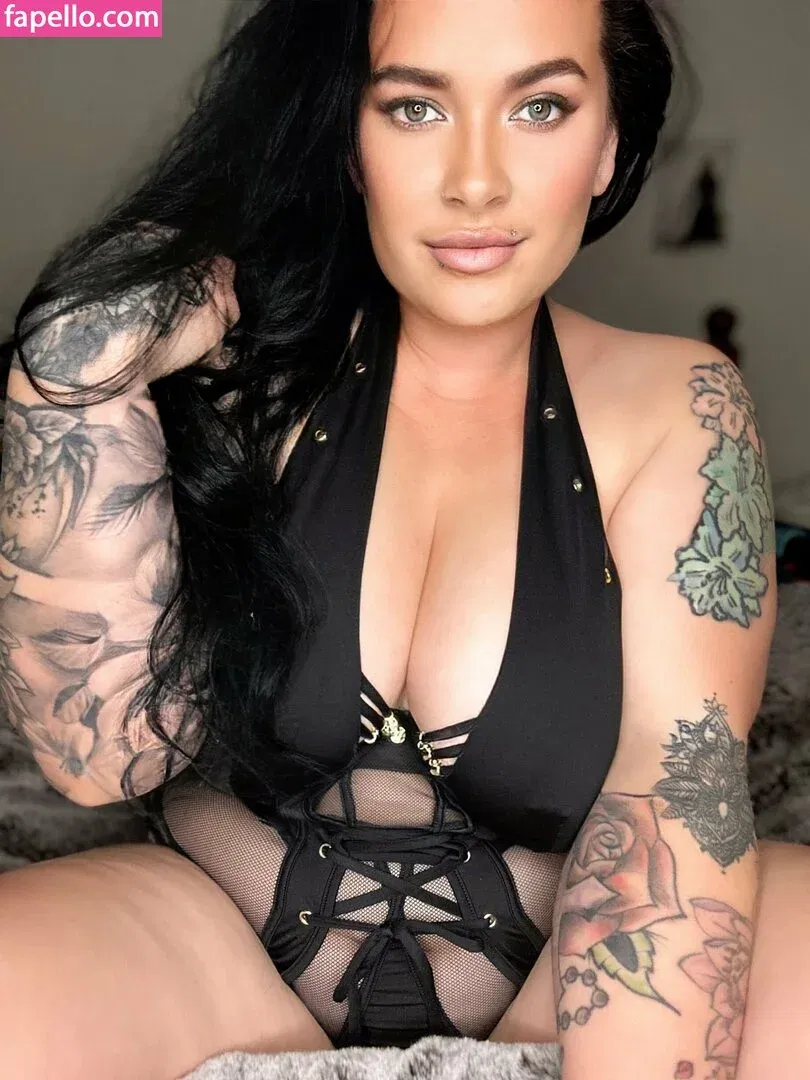 inkedivy_x / justyouraveragemum_x Onlyfans Photo Gallery 