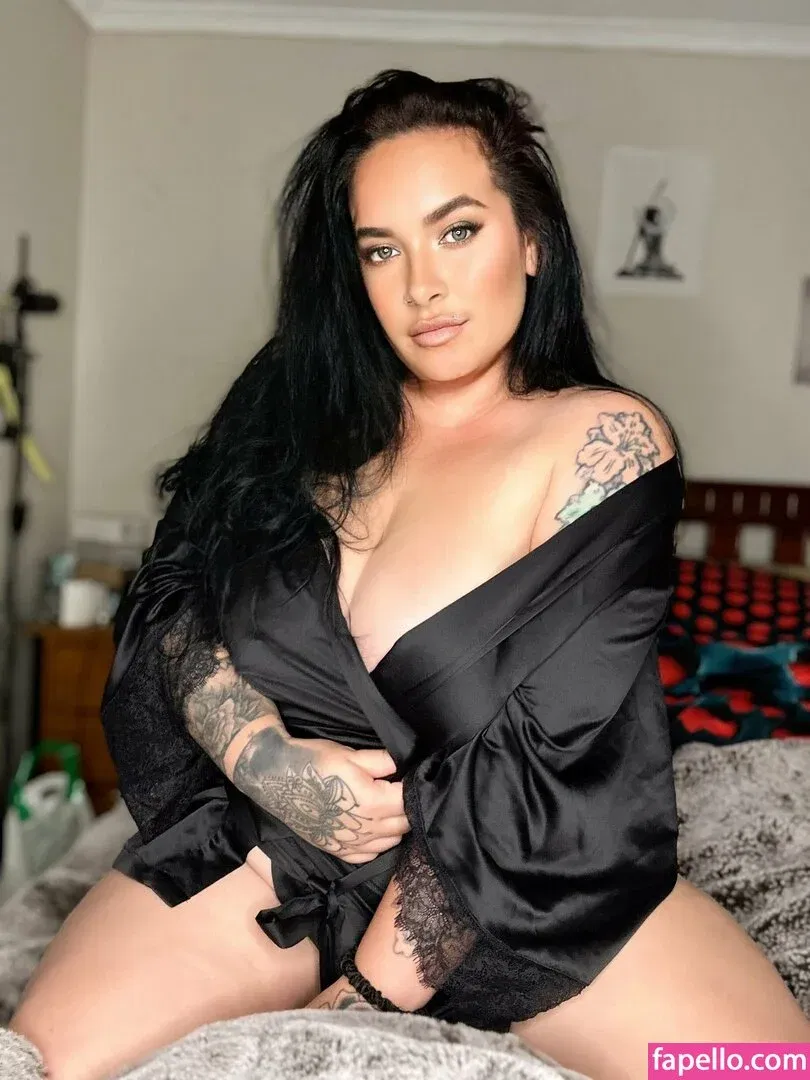 inkedivy_x / justyouraveragemum_x Onlyfans Photo Gallery 