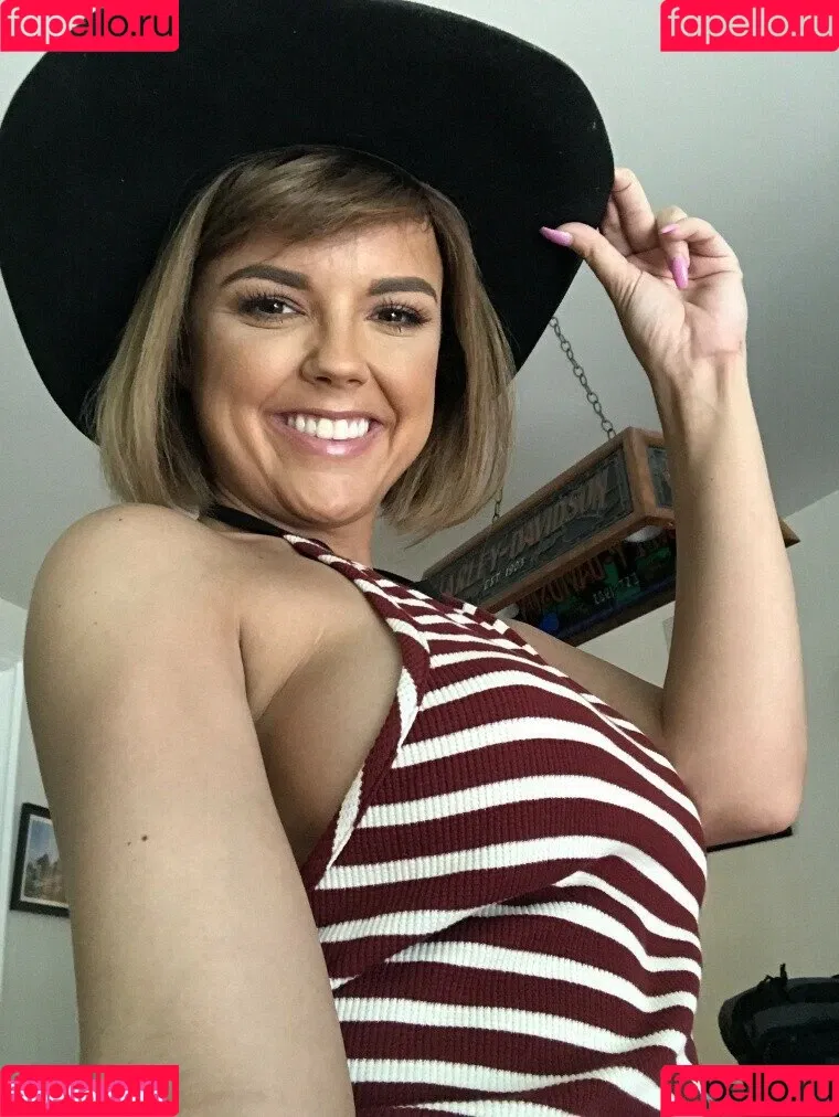 Dillion Harper / dillionharper / dillionharperexclusive_com / https: Onlyfans Photo Gallery 