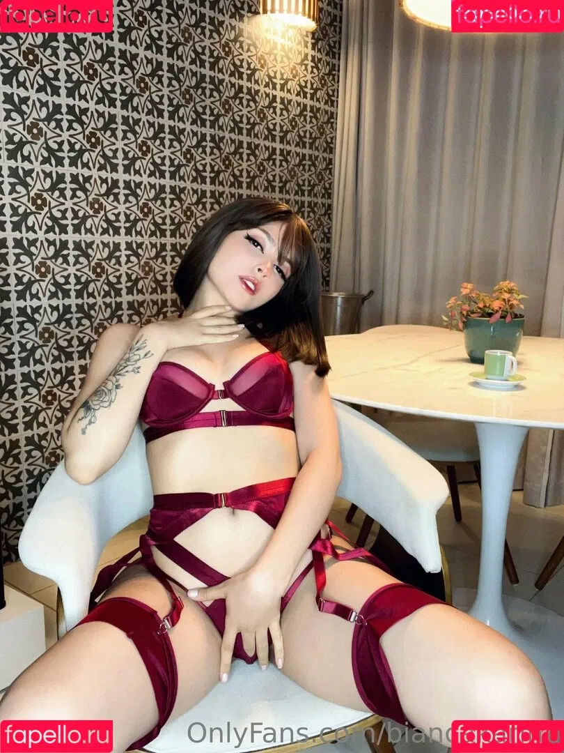 Bianca Karina / Biawhite / biancakariina / biancakarina Onlyfans Photo Gallery 