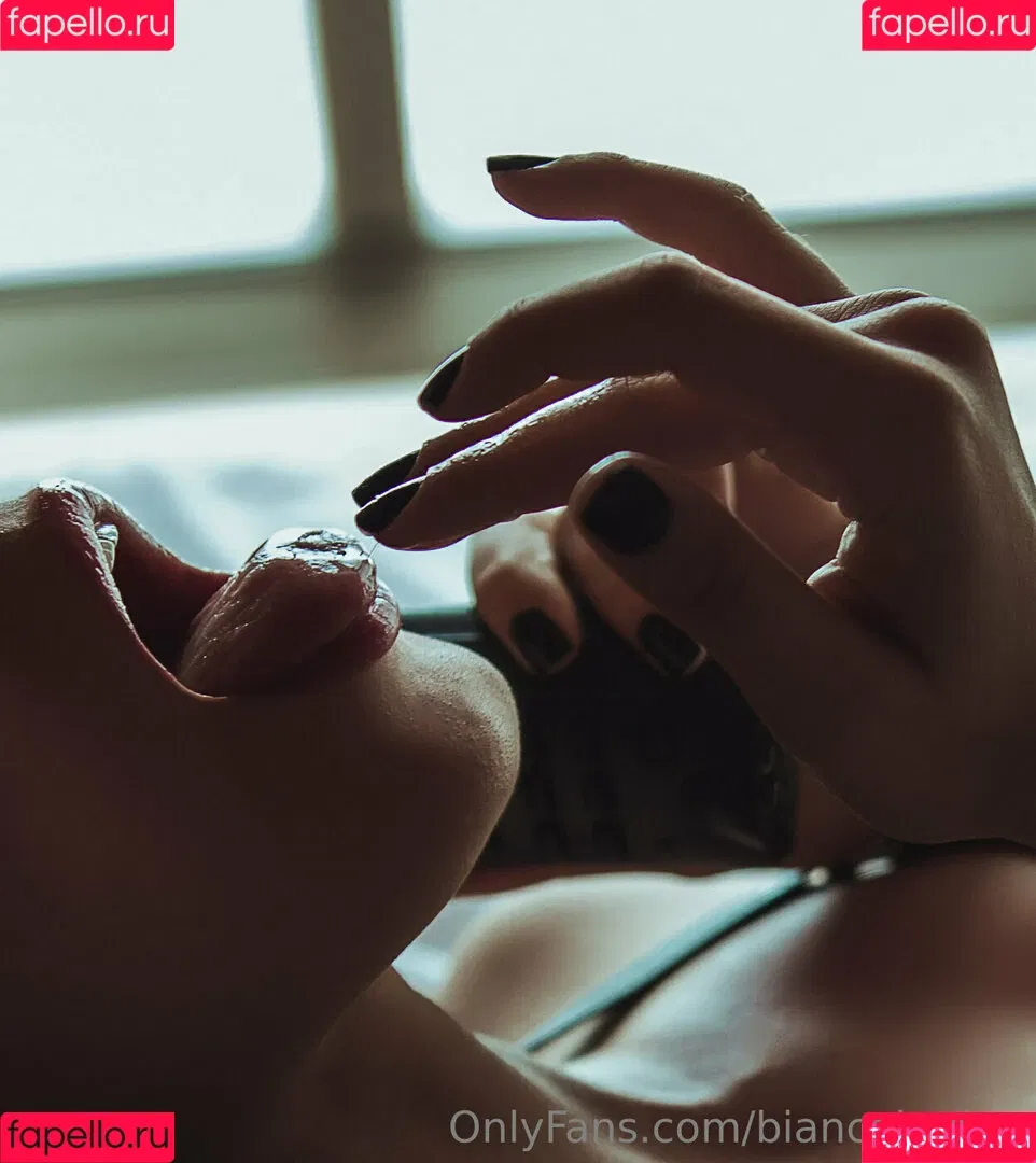 Bianca Karina / Biawhite / biancakariina / biancakarina Onlyfans Photo Gallery 