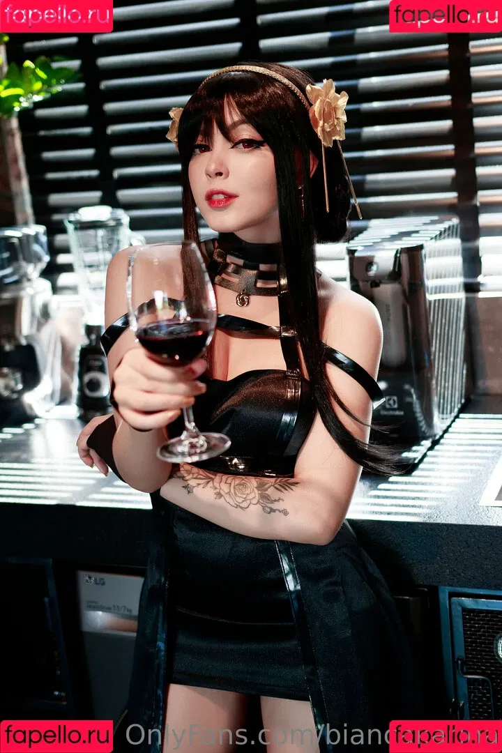 Bianca Karina / Biawhite / biancakariina / biancakarina Onlyfans Photo Gallery 