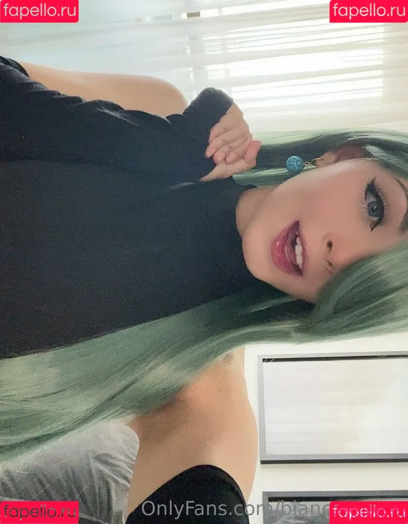 Bianca Karina / Biawhite / biancakariina / biancakarina Onlyfans Photo Gallery 