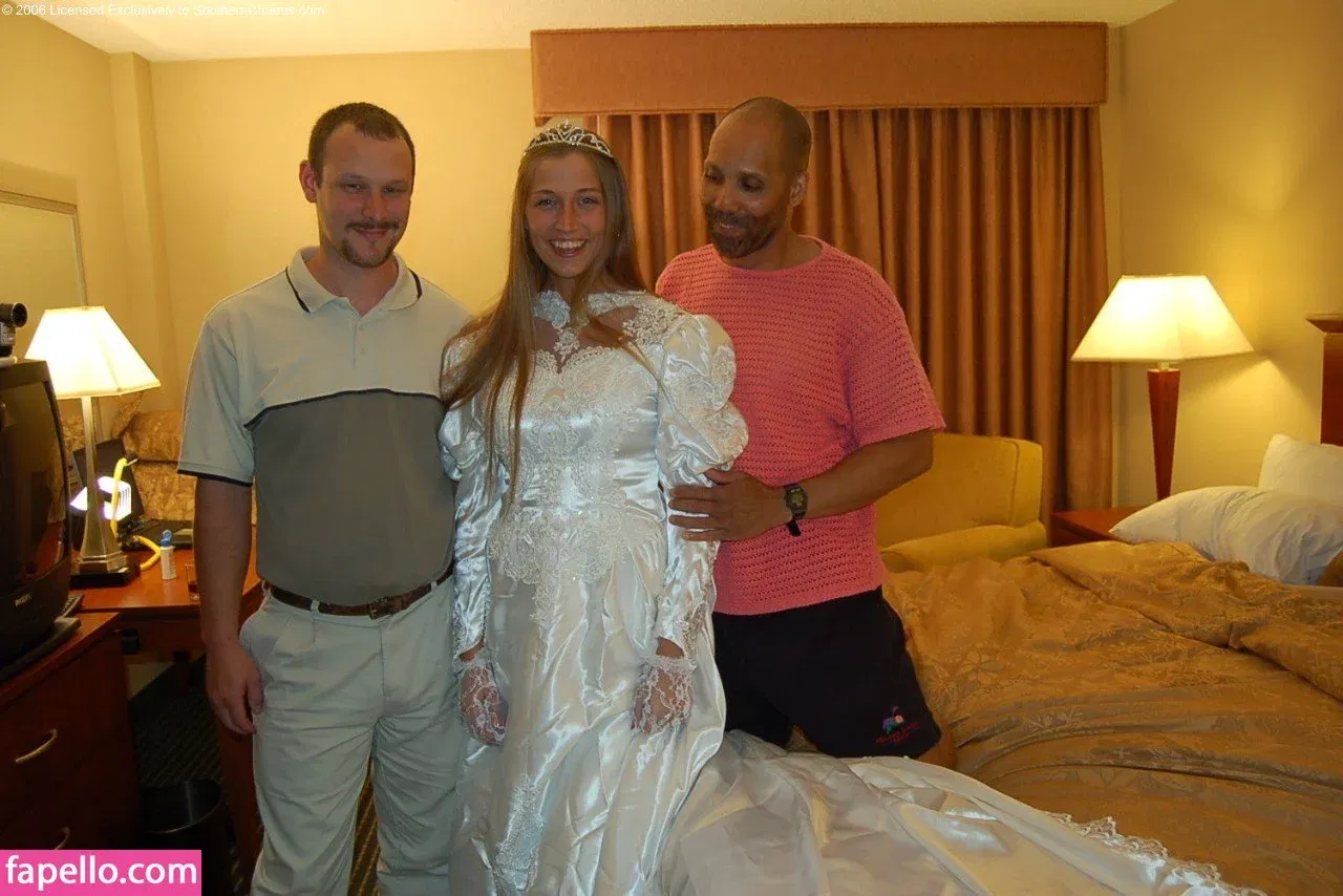 motogurl Onlyfans Photo Gallery 