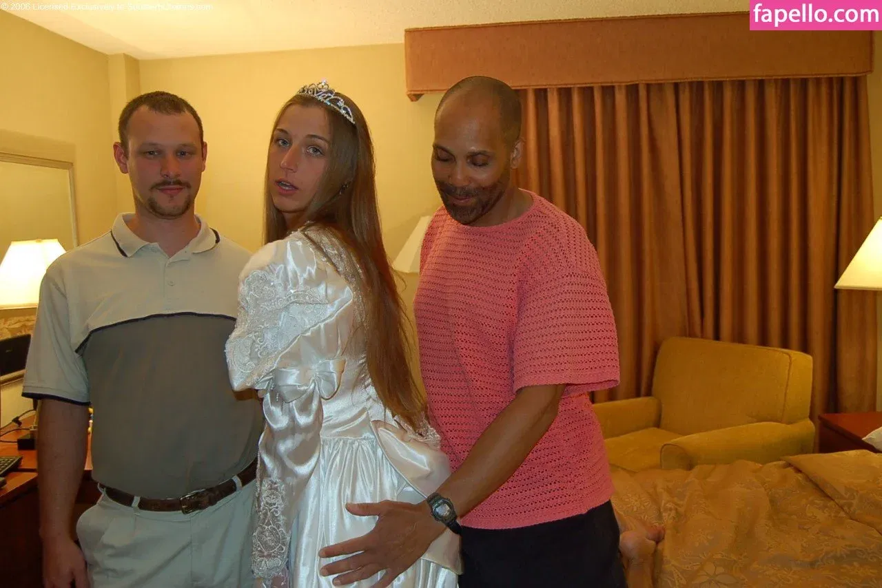 motogurl Onlyfans Photo Gallery 