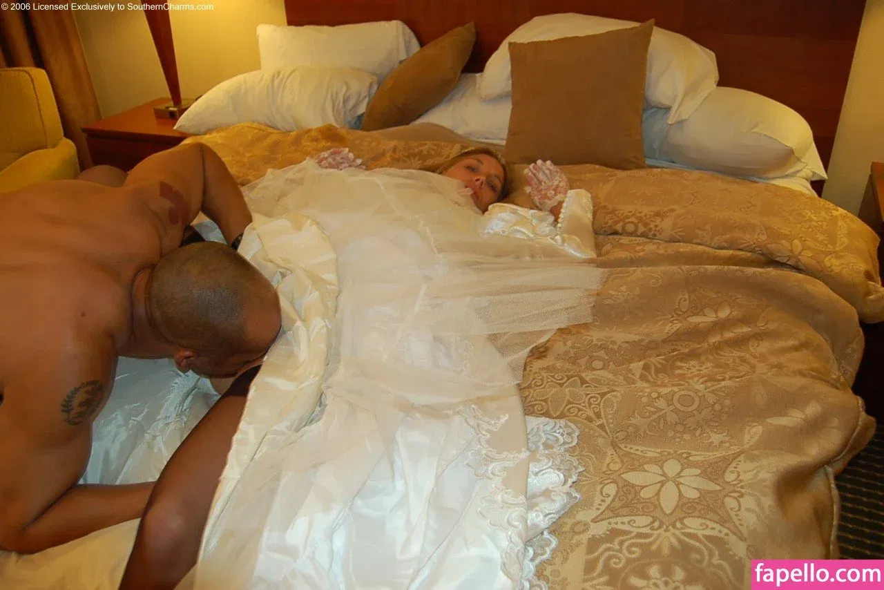 motogurl Onlyfans Photo Gallery 