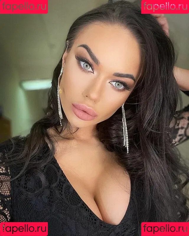 Yana Koshkina / yana_koshkina_official Onlyfans Photo Gallery 
