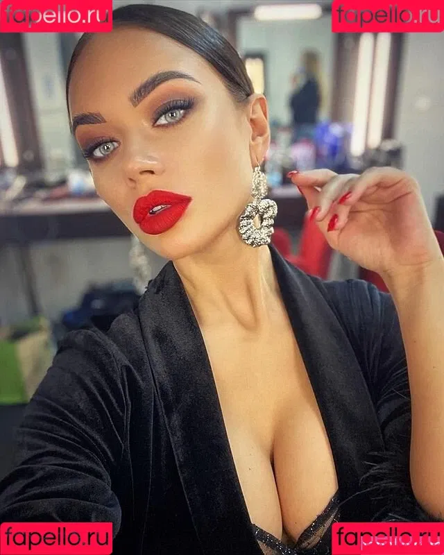 Yana Koshkina / yana_koshkina_official Onlyfans Photo Gallery 