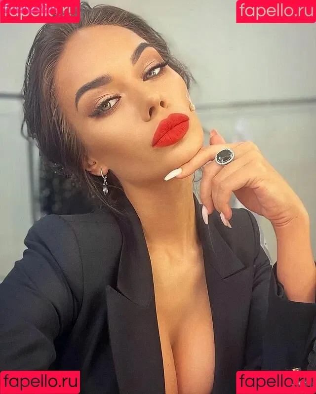 Yana Koshkina / yana_koshkina_official Onlyfans Photo Gallery 
