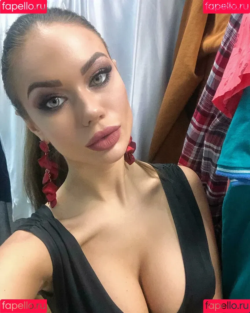 Yana Koshkina / yana_koshkina_official Onlyfans Photo Gallery 