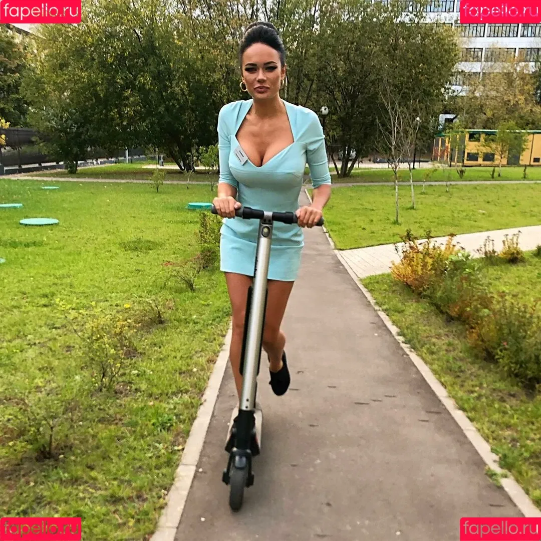 Yana Koshkina / yana_koshkina_official Onlyfans Photo Gallery 