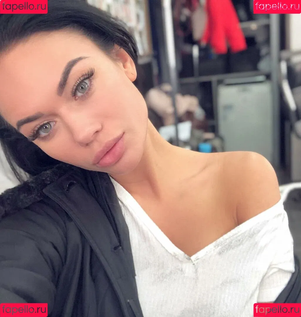 Yana Koshkina / yana_koshkina_official Onlyfans Photo Gallery 