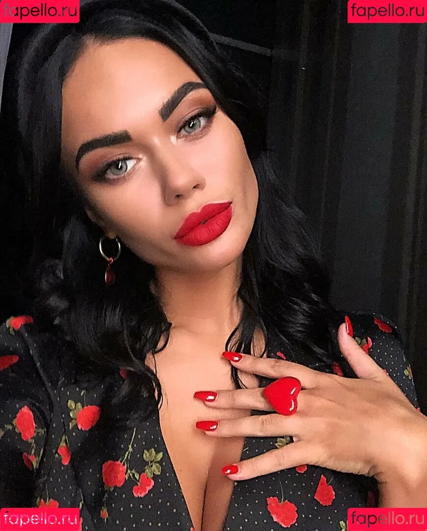 Yana Koshkina / yana_koshkina_official Onlyfans Photo Gallery 