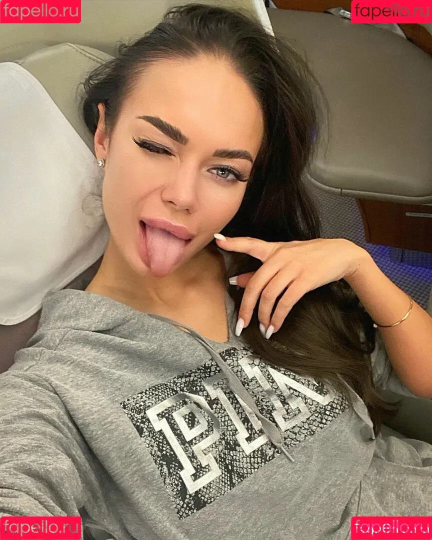 Yana Koshkina / yana_koshkina_official Onlyfans Photo Gallery 