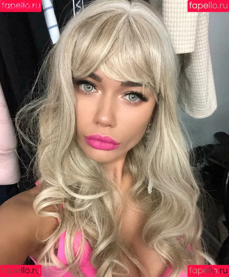 Yana Koshkina / yana_koshkina_official Onlyfans Photo Gallery 