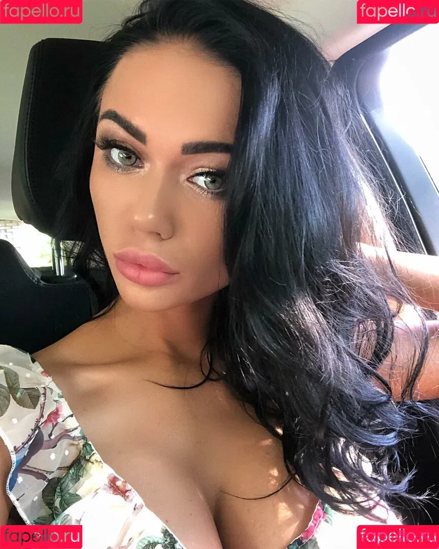Yana Koshkina / yana_koshkina_official Onlyfans Photo Gallery 