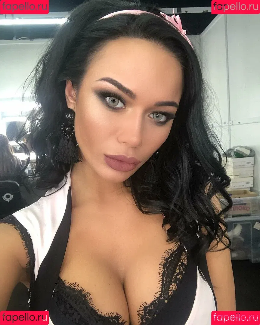 Yana Koshkina / yana_koshkina_official Onlyfans Photo Gallery 