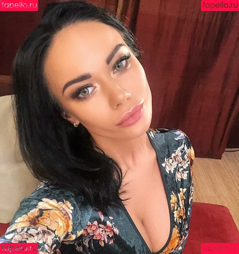 Yana Koshkina / yana_koshkina_official Onlyfans Photo Gallery 