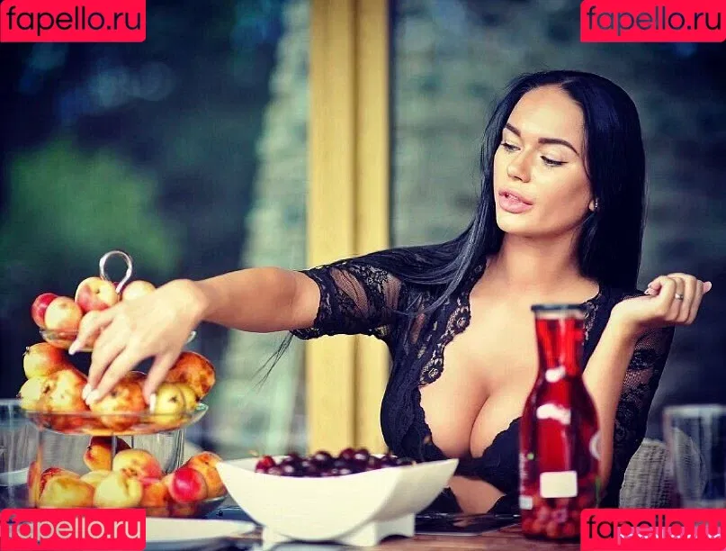 Yana Koshkina / yana_koshkina_official Onlyfans Photo Gallery 