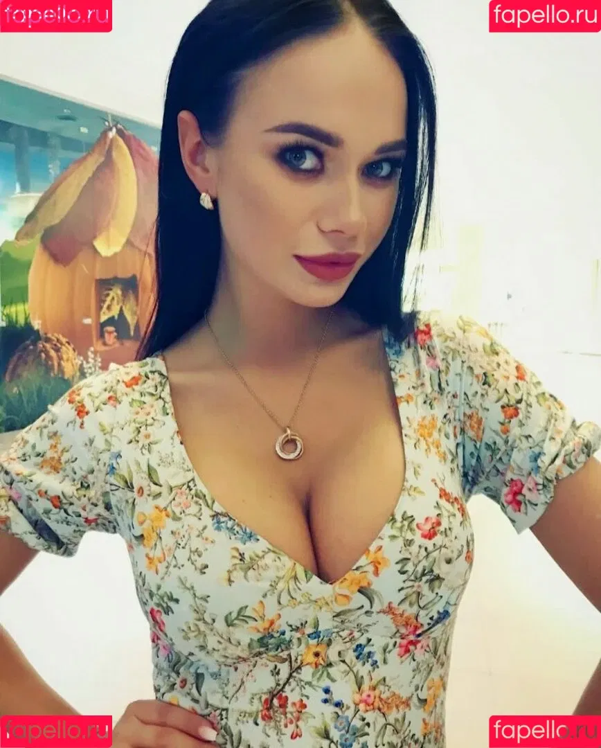 Yana Koshkina / yana_koshkina_official Onlyfans Photo Gallery 