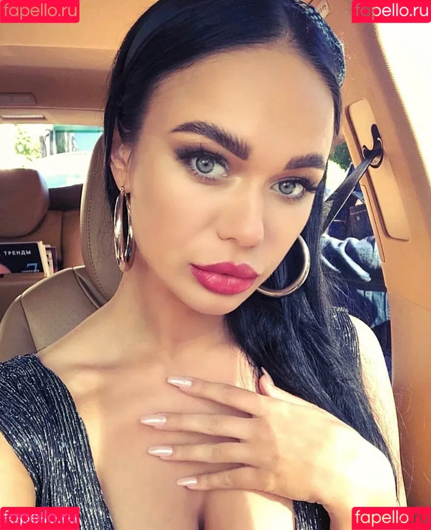 Yana Koshkina / yana_koshkina_official Onlyfans Photo Gallery 