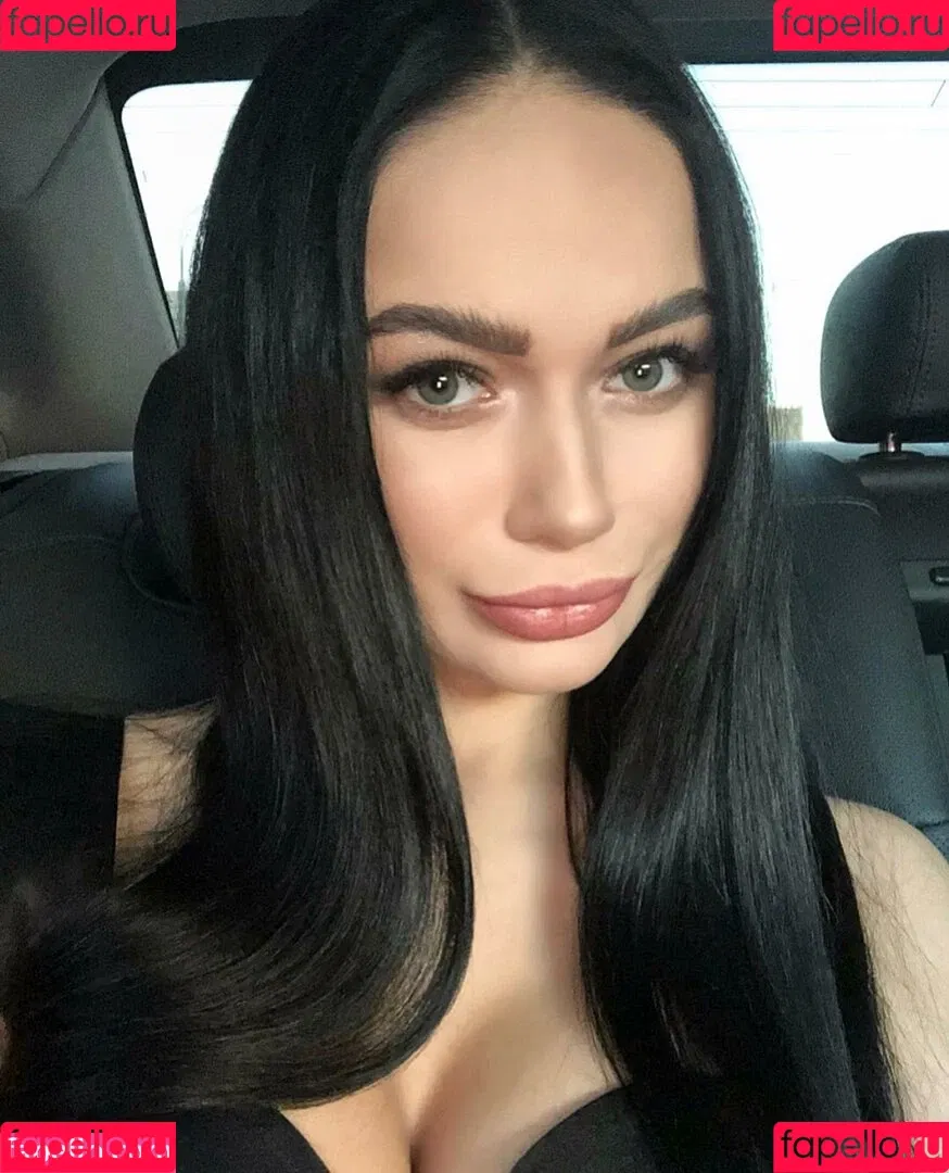 Yana Koshkina / yana_koshkina_official Onlyfans Photo Gallery 