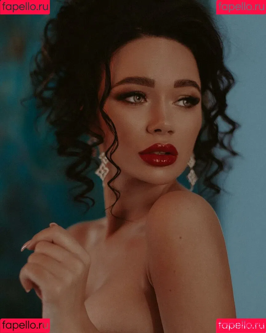 Yana Koshkina / yana_koshkina_official Onlyfans Photo Gallery 