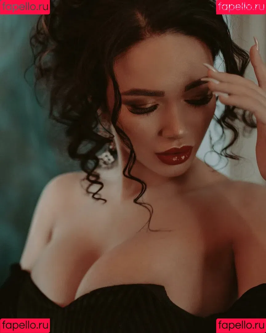 Yana Koshkina / yana_koshkina_official Onlyfans Photo Gallery 