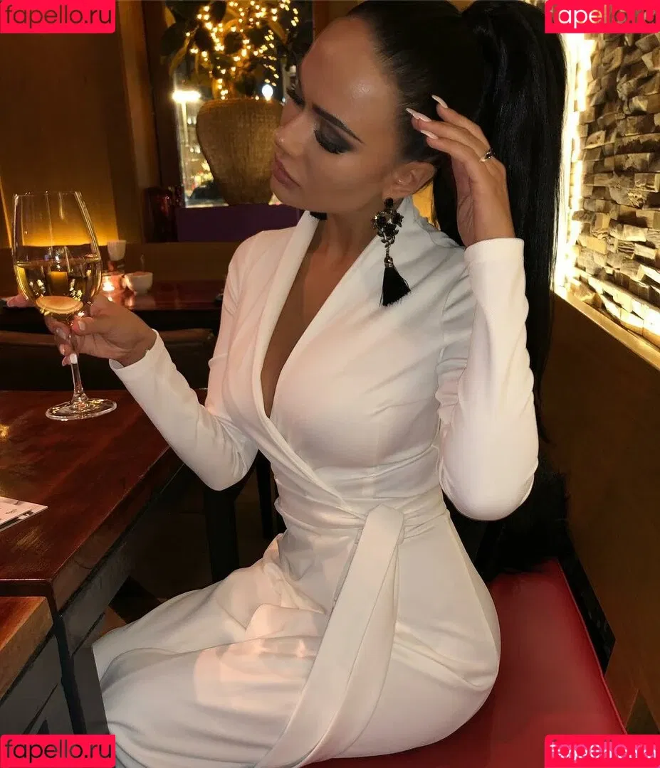 Yana Koshkina / yana_koshkina_official Onlyfans Photo Gallery 