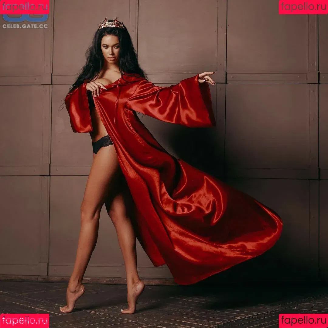 Yana Koshkina / yana_koshkina_official Onlyfans Photo Gallery 
