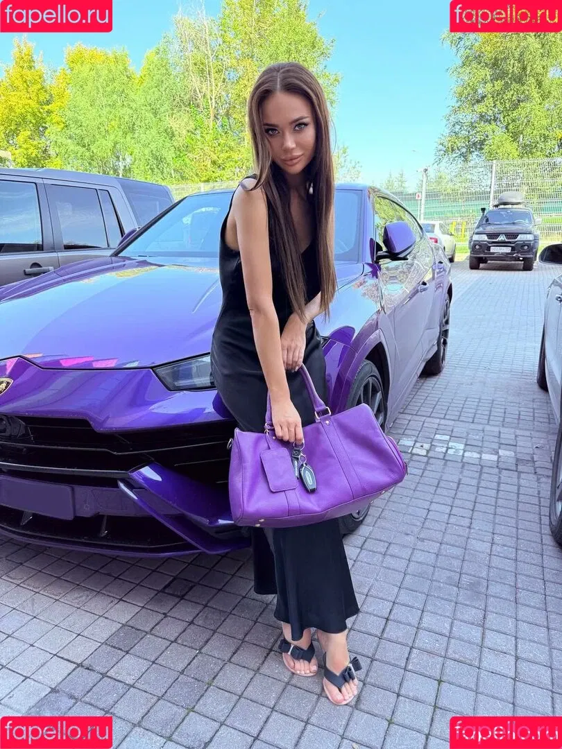 Yana Koshkina / yana_koshkina_official Onlyfans Photo Gallery 