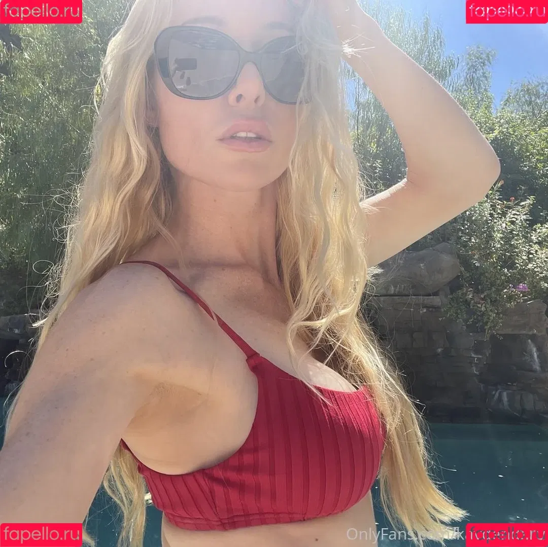 Kayden Kross / kayden_kross / kaydendaily / thekaydendaily Onlyfans Photo Gallery 