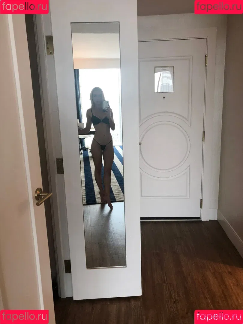 Kayden Kross / kayden_kross / kaydendaily / thekaydendaily Onlyfans Photo Gallery 