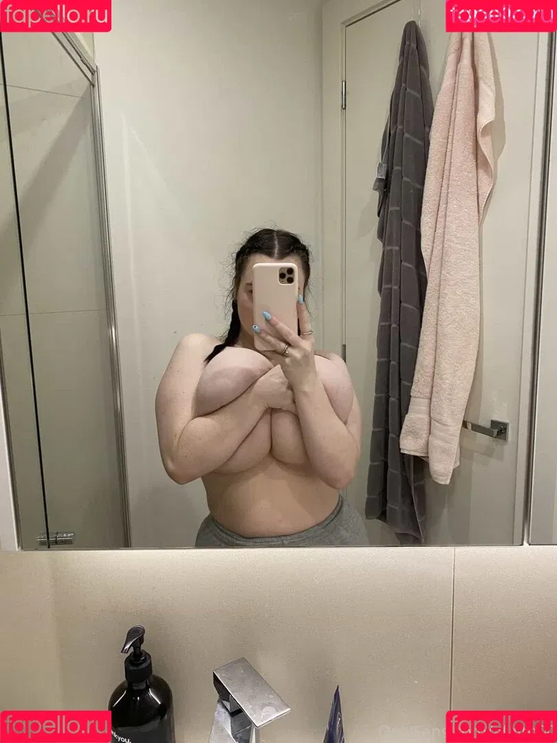 Ariana Faith / ari.goop / arifaith / https: Onlyfans Photo Gallery 