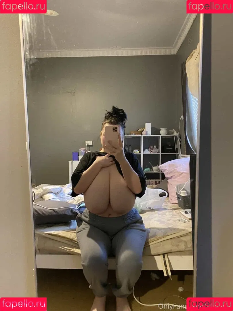 Ariana Faith / ari.goop / arifaith / https: Onlyfans Photo Gallery 