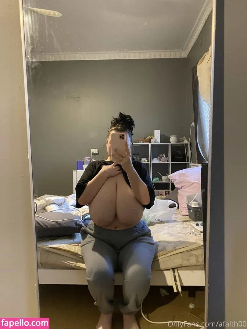 Ariana Faith / ari.goop / arifaith / https: Onlyfans Photo Gallery 