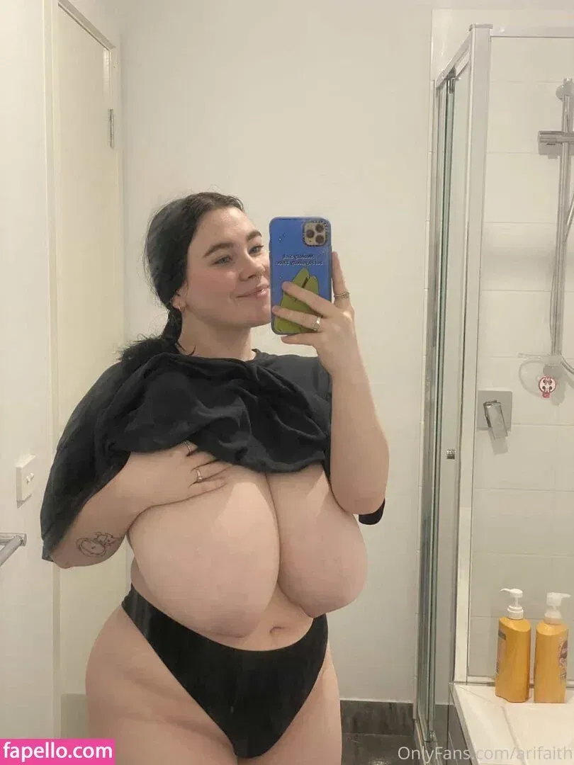 Ariana Faith / ari.goop / arifaith / https: Onlyfans Photo Gallery 