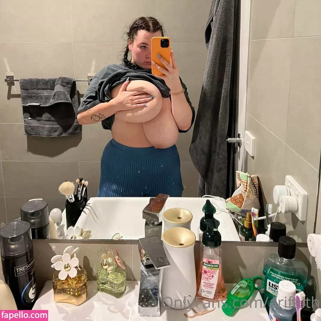 Ariana Faith / ari.goop / arifaith / https: Onlyfans Photo Gallery 