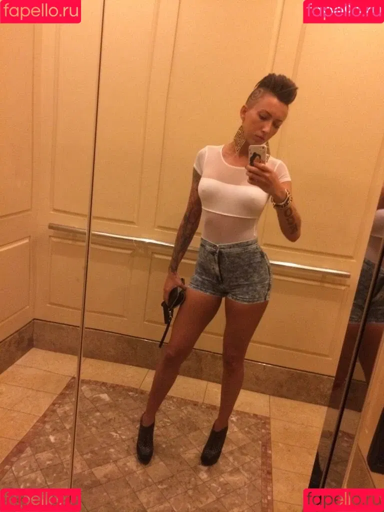 Bella Bellz / bellainkybellz / i_am_bellabellz / inkybellabellz Onlyfans Photo Gallery 