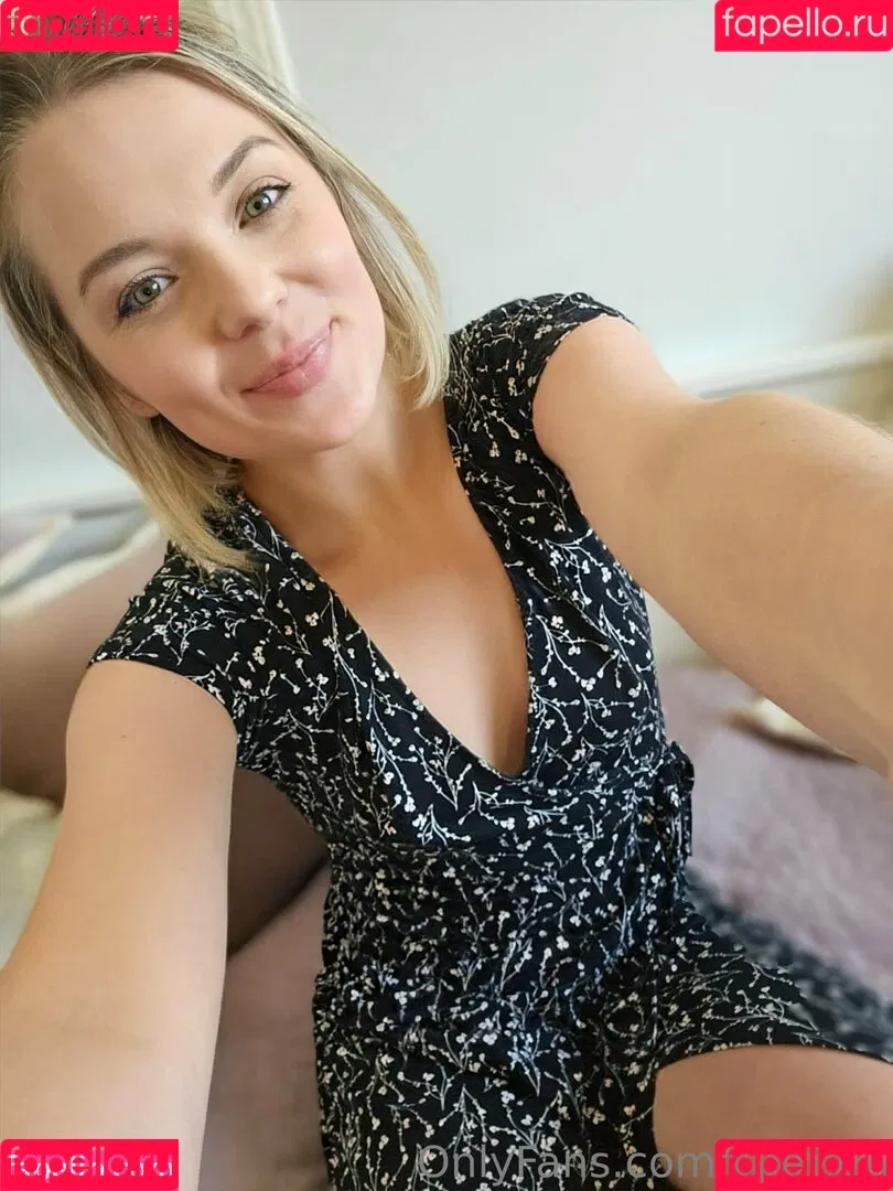 Caireen / caireen25 / caireenonline Onlyfans Photo Gallery 
