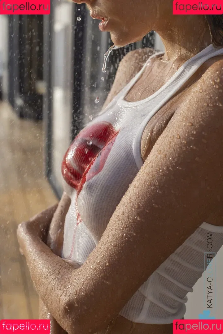 Katya Clover / katyaclover / katyonok Onlyfans Photo Gallery 