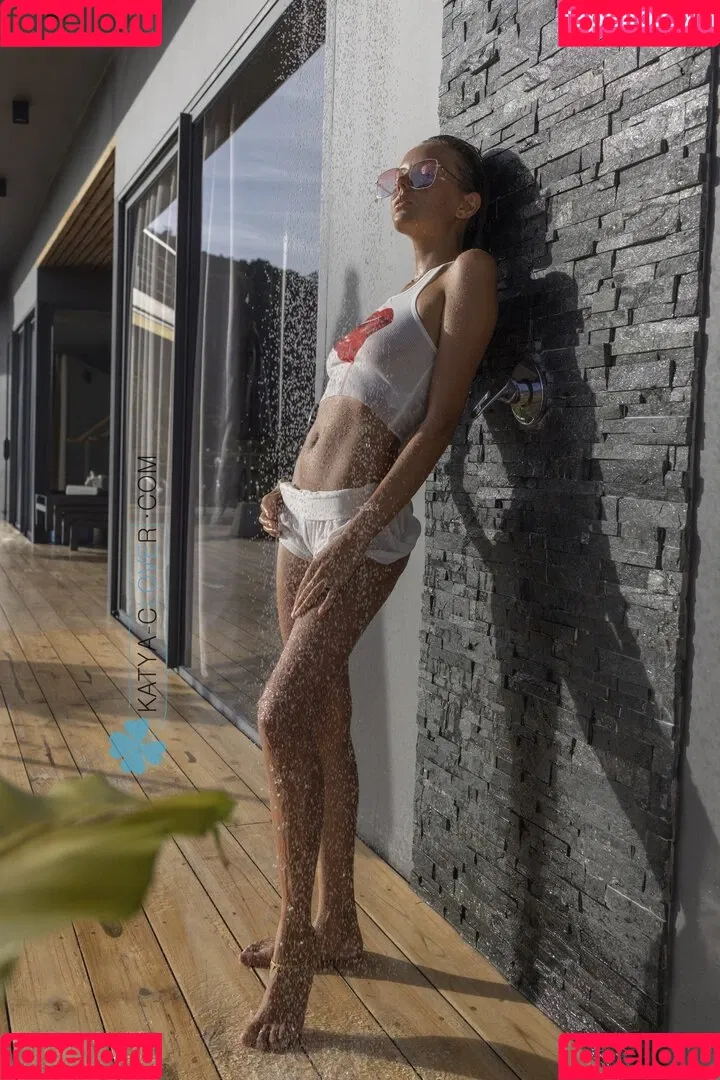 Katya Clover / katyaclover / katyonok Onlyfans Photo Gallery 