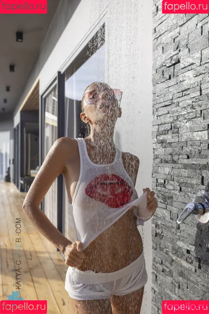 Katya Clover / katyaclover / katyonok Onlyfans Photo Gallery 