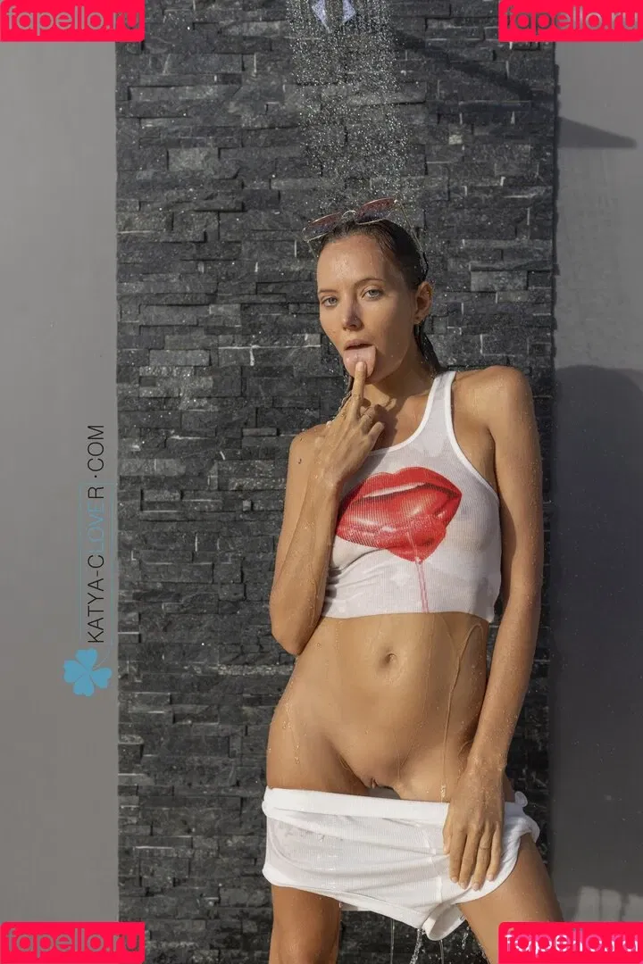 Katya Clover / katyaclover / katyonok Onlyfans Photo Gallery 