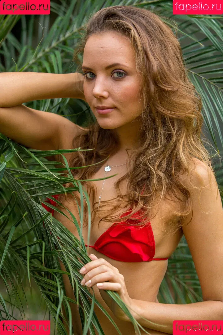 Katya Clover / katyaclover / katyonok Onlyfans Photo Gallery 