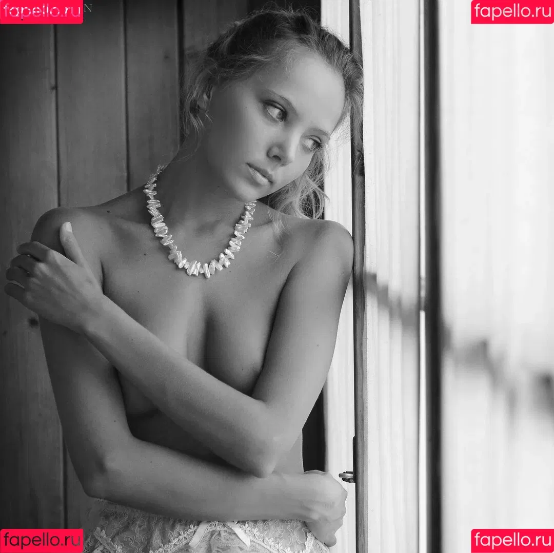 Katya Clover / katyaclover / katyonok Onlyfans Photo Gallery 