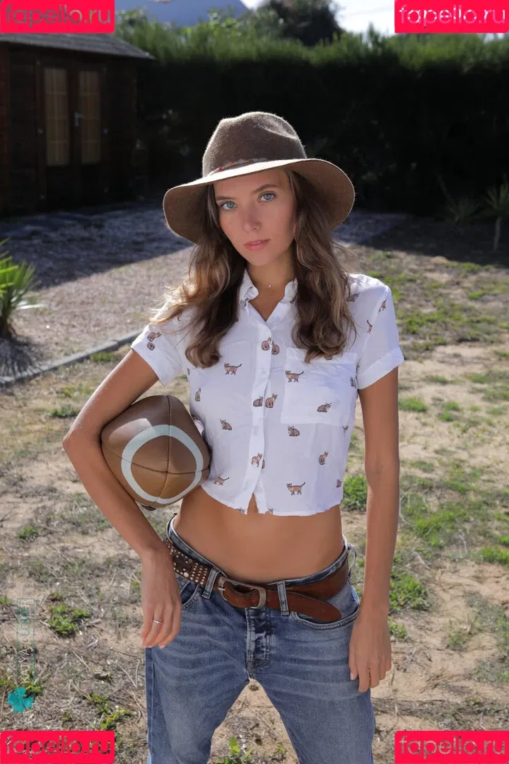 Katya Clover / katyaclover / katyonok Onlyfans Photo Gallery 
